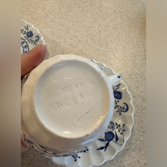 Blue Nordic by J& G Meakin classic blue onion pattern set of 2 cup and Saucers - Picture 6 of 16